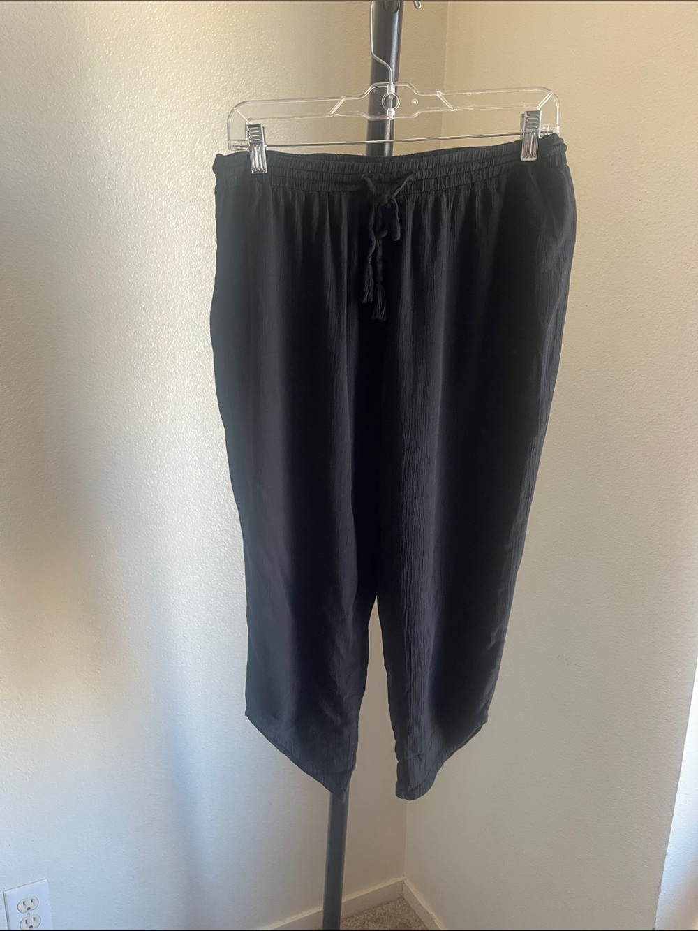 Xhilaration Black Relaxed Drawstring Sleep Capri Pants